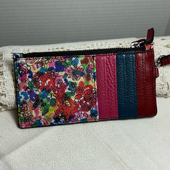 Brighton Fashionista Love Bouquet Wallet Card & Coin Holder with Strap Leather - Picture 3 of 10